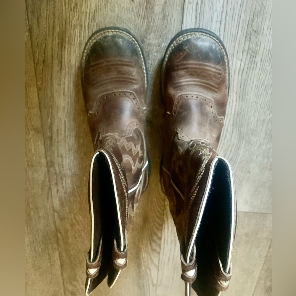 Justin Womens leather boots size 9.5B